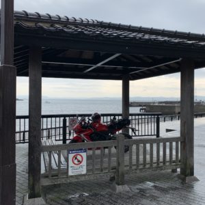 浦賀・海辺で雨宿りwith CBR650R