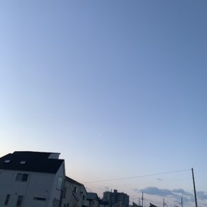 3月20日朝6時の空を見上げる