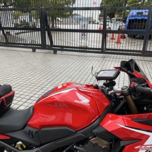 三笠公園の入口の門にてwith CBR650R PART2
