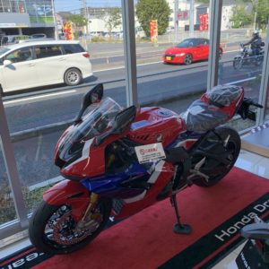 新型CBR1000RRR発見！