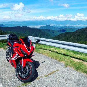 美ヶ原公園沖線の最果て地・美ヶ原高原自然保護センターにてwith CBR650R②