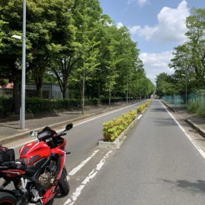 青葉台公園の裏通りにてwith CBR650R③