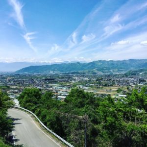 牛奥みはらしの丘にて南アルプス連峰を望むwith CBR650R③