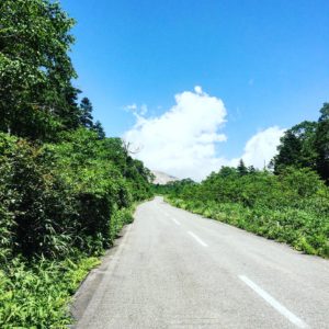 磐梯吾妻スカイライン・吾妻八景のハイライト「浄土平」の手前にて