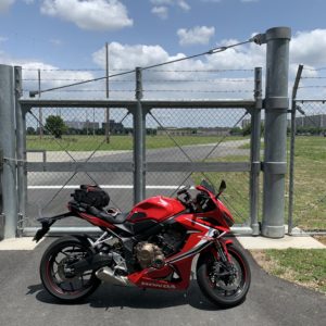米軍所沢通信基地のゲートにてwith CBR650R