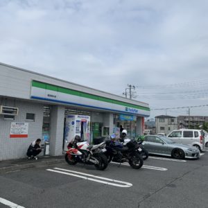 R299のいつものファミリーマート飯能青木店にて