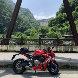 浦山ダムを下から望むwith CBR650R