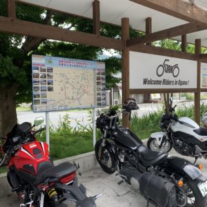 小鹿野町、道の駅両神温泉の屋根付き駐輪場にてwith CBR650R