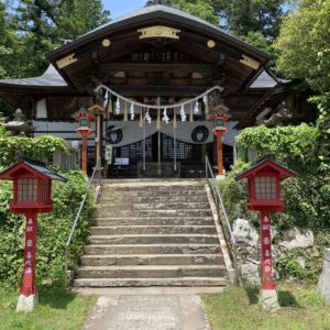 小鹿神社で参拝