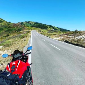 日本屈指の天空ロード志賀草津道路with CBR650R