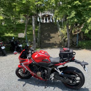 小鹿神社とCBR650Rの記念ショット②