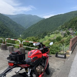 R140栃本関所付近の山の眺望with CBR650R