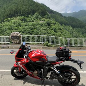 浦山川にかかる浦山大橋with CBR650R②
