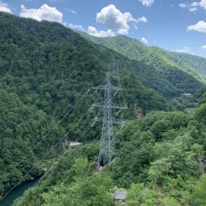 矢木沢ダム下流部の自然あふれる眺め②