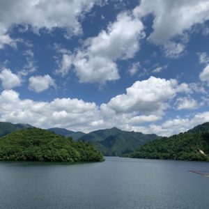 奥利根湖を眺める展望台にて②