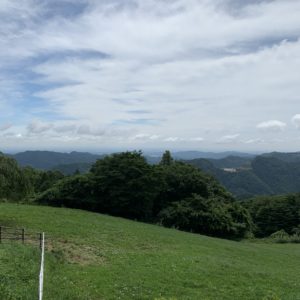 天空の牧場「秩父高原牧場」の風景with CBR650R②