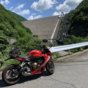 圧倒的スケールの奈良俣ダムの景観with CBR650R