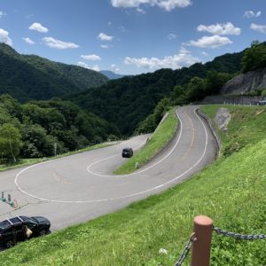 矢木沢ダム直前のうねうねロード