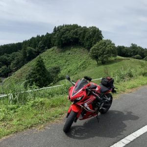 天空の牧場「秩父高原牧場」の風景with CBR650R