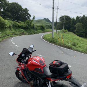秩父高原牧場に向かう視界の抜ける絶景ロードにてwith CBR650R②