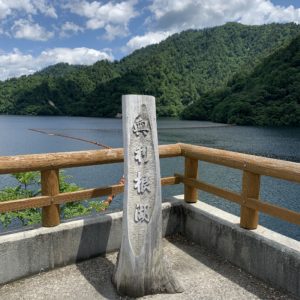 奥利根湖を眺める展望台にて