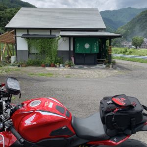 奥利根ゆけむり街道沿いの「ひのきそば処」にてwith CBR650R