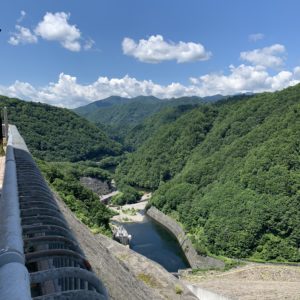 奈良俣ダム下流の抜けた絶景