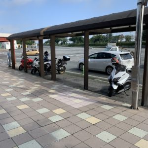 上里SAの駐輪場にてwith CBR650R