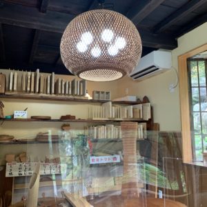 あじさい街道のあじさい山公園近くのお蕎麦屋さん「麦わら帽子」の店内