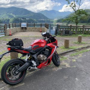 赤谷湖のほとりにてwith CBR650R