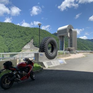 メガ水門&メガタイヤ&CBR650R