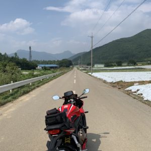 野辺山に向かうr016の真ん中にてwith CBR650R②