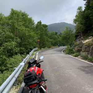 大弛峠までもう少しの林道川上牧丘線にてwith CBR650R