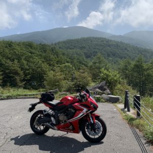 高峰高原駐車場からの眺め with CBR650R②