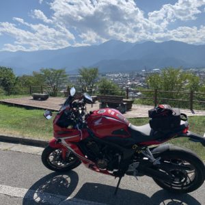 大町山岳博物館下展望台にてwith CBR650R