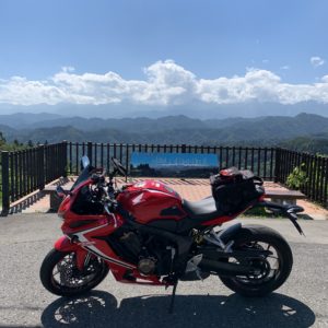 小川アルプスライン・アルプス展望デッキにてwith CBR650R