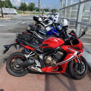 中央・双葉SAにてwith CBR650R