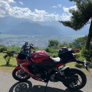 大町市鷹狩山展望台にてwith CBR650R