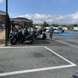 中央・双葉SAにてwith CBR650R②