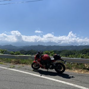 信州・小川アルプスラインにて遠く北アルプスを望むwith CBR650R②