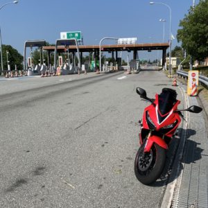 上信道・小諸ICにて with CBR650R