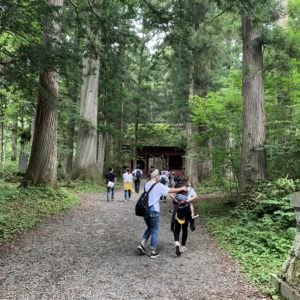 戸隠神社奥社参拝コース④「風情のある随神門」