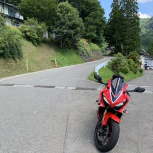 信州r36のロード風景with CBR650R