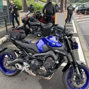 上河内SAの駐輪場にてwith MT-09
