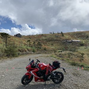 鉢伏山山荘駐車場にてwith CBR650R