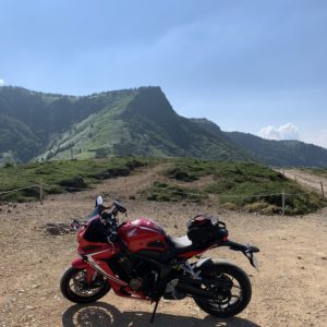 毛無峠のダートエリアに到着with CBR650R②