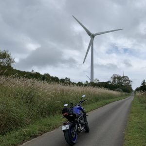 布引高原の巨大風車パラダイス風景(南ルートにて)with MT-09③