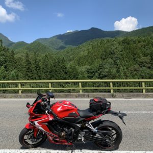 r54から夏の山岳風景を望むwith CBR650R