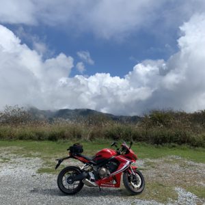 高ボッチ高原北アルプス展望台広場から天下の回復した風景with CBR650R