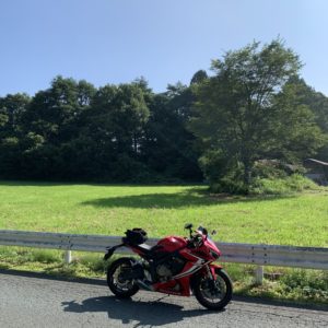 榛名山西の農道的な爽やかロードにてwith CBR650R